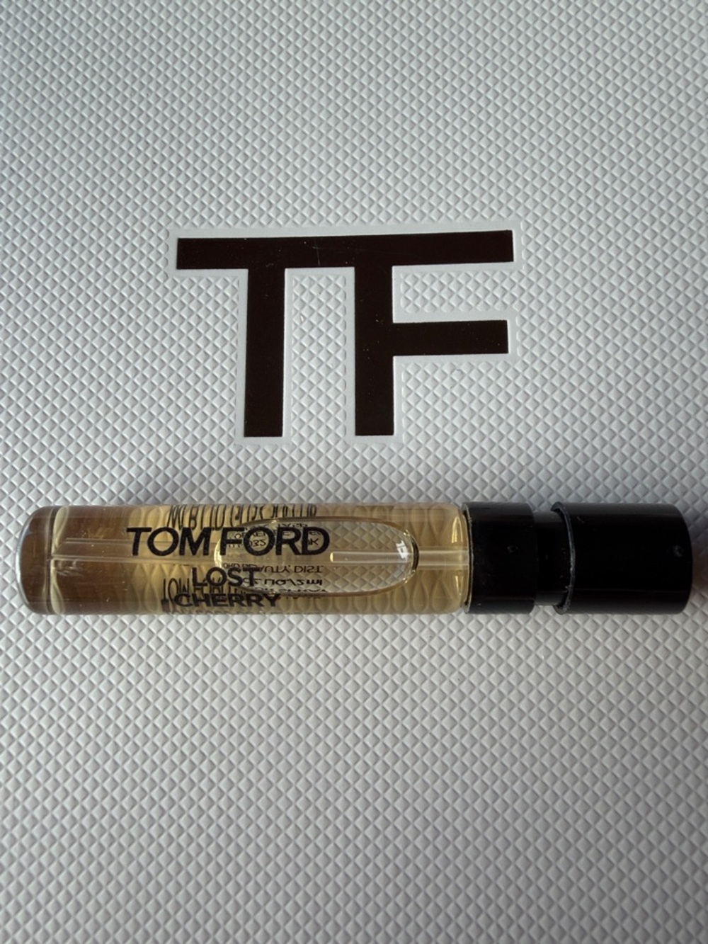 Tom Ford Lost Cherry Rollerball Sample - Amber Liquid & Black Cap - Picture 1 of 1
